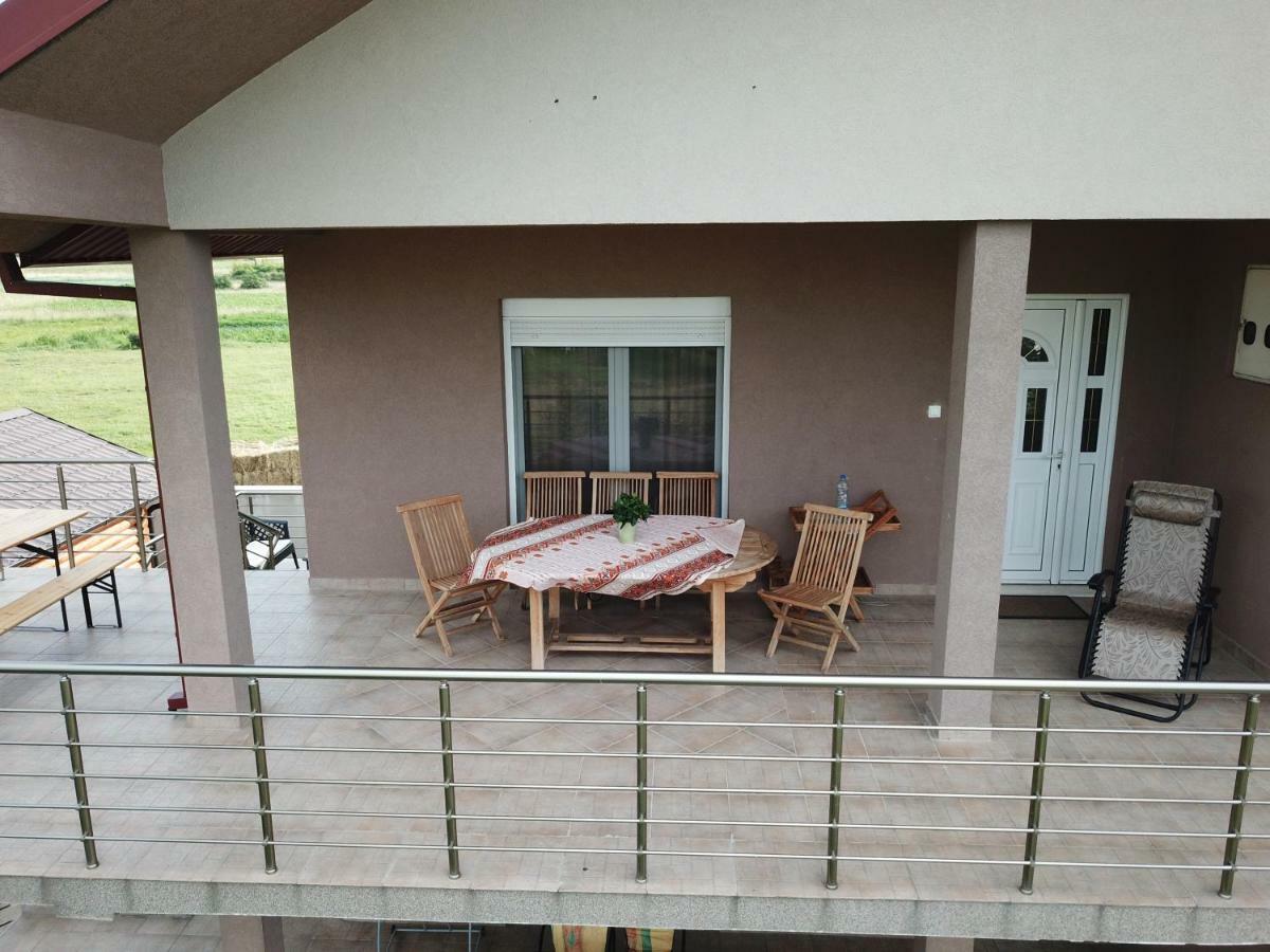 Eko Apartmani Krackovic Golubovci Zewnętrze zdjęcie