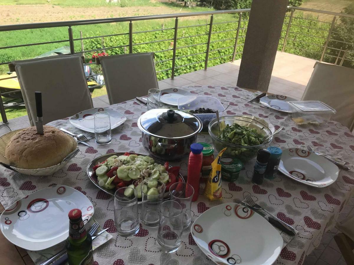 Eko Apartmani Krackovic Golubovci Zewnętrze zdjęcie